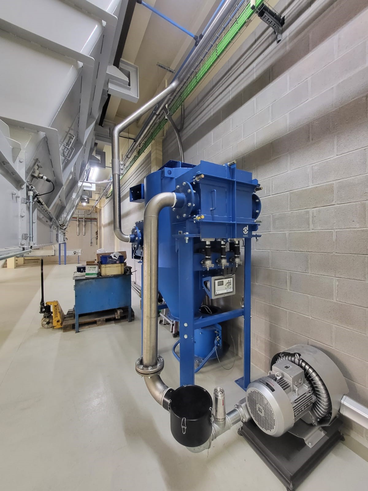 Sistema de aspiración centralizada para nave industrial de producción de pienso